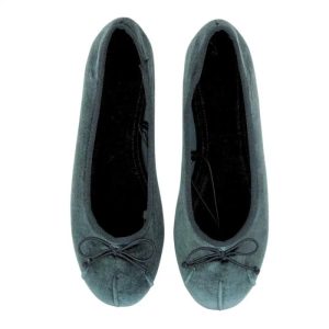 Ballerinas with bow