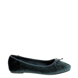 Ballerinas with bow