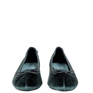 Ballerinas with bow