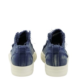Sneaker with washed effect