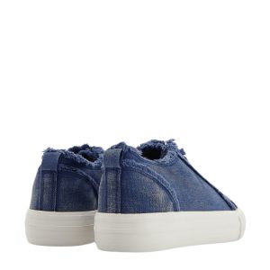 Sneaker with washed effect