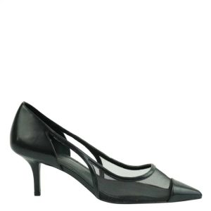 pumps made of mesh