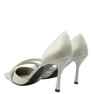 Pumps with heels